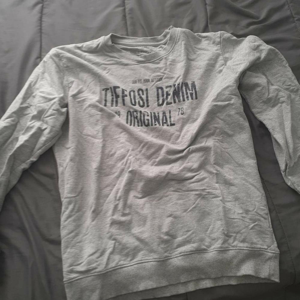 Men's shirt